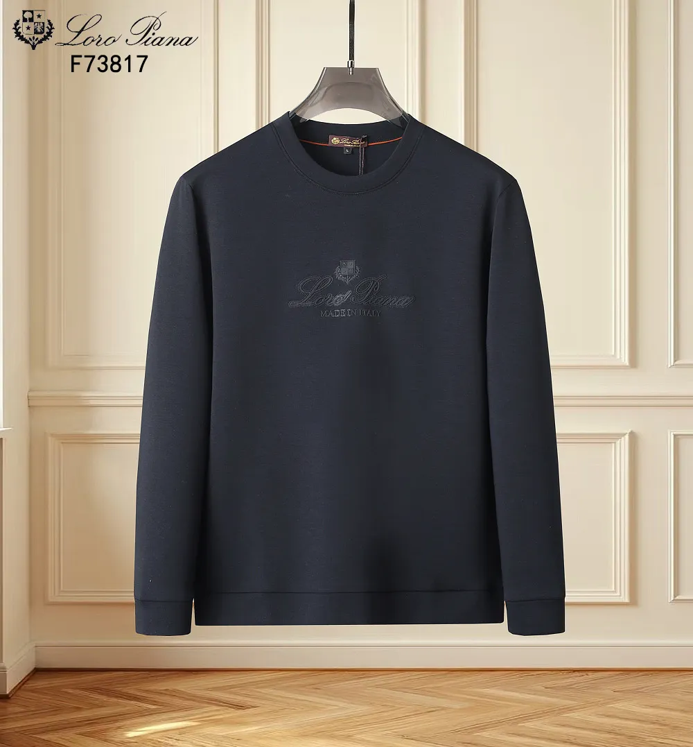 LP's new modal air layer sweatshirt, handsome and fashionable, simple Versatile style. The top-notch printed embossed letter pattern logo on the chest, the cotton fabric is not only stiff and maintains the trendy silhouette, but also comfortable to wear, and the yarn is more delicate, Sizes M-4XL